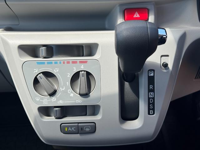 ミライースＸ　ＳＡIII新車保証継承付　弊社デモカーＵＰ車　オーディオレス　オートライト　ＬＥＤヘッドライト　衝突軽減ブレーキ　オートマチックハイビーム　横滑り防止装置　アイドリングストップ　クリアランスソナー（福岡県）の中古車