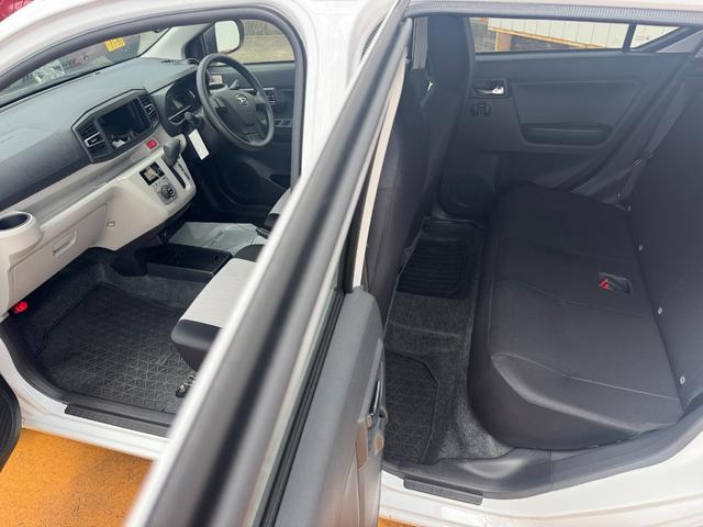ミライースＧ　ＳＡIII新車保証継承付　弊社デモカーＵＰ車　オーディオレス　オートライト　ＬＥＤヘッドライト　衝突軽減ブレーキ　　横滑り防止装置　アイドリングストップ　クリアランスソナー　純正アルミホイール（福岡県）の中古車