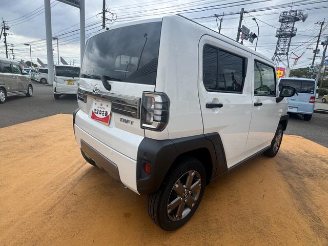 タフトＧ　ダーククロムベンチャー新車保証継承付　弊社デモカーＵＰ車　オーディオレス　バックカメラ付　クルーズコントロール　ＬＥＤヘッドライト　衝突軽減ブレーキ　横滑り防止装置　アイドリングストップ　クリアランスソナー（福岡県）の中古車
