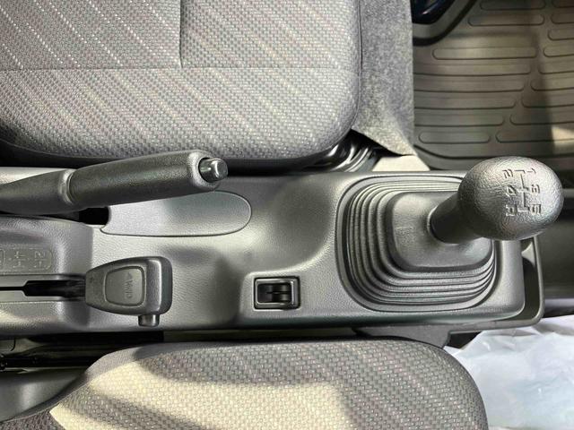 スーパーキャリイＸ走行距離無制限１２ヶ月保証付き　ＡＵＸ接続　ＤＶＤ再生機能　カーナビ　ＥＴＣ車載器　ドラレコ　パートタイム４ＷＤ　メンテナンスノート　ＡＵＴＯライト　ダブルエアバッグ　禁煙　運転席エアバック　ＡＢＳ（大分県）の中古車