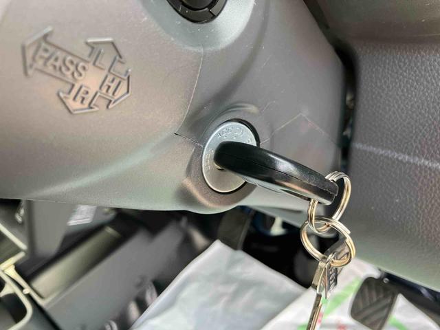 スーパーキャリイＸ走行距離無制限１２ヶ月保証付き　ＡＵＸ接続　ＤＶＤ再生機能　カーナビ　ＥＴＣ車載器　ドラレコ　パートタイム４ＷＤ　メンテナンスノート　ＡＵＴＯライト　ダブルエアバッグ　禁煙　運転席エアバック　ＡＢＳ（大分県）の中古車