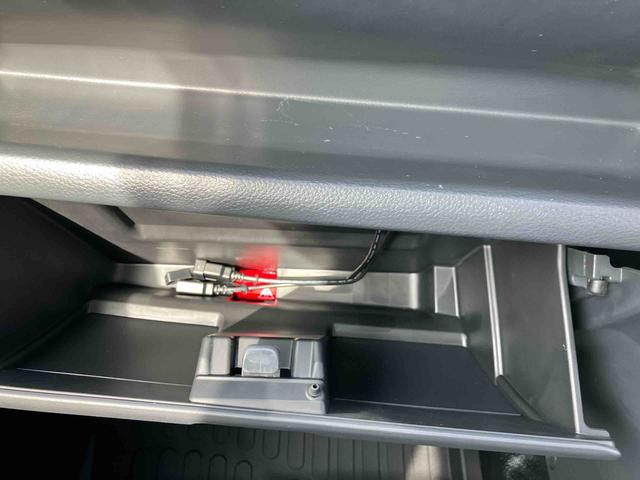スーパーキャリイＸ走行距離無制限１２ヶ月保証付き　ＡＵＸ接続　ＤＶＤ再生機能　カーナビ　ＥＴＣ車載器　ドラレコ　パートタイム４ＷＤ　メンテナンスノート　ＡＵＴＯライト　ダブルエアバッグ　禁煙　運転席エアバック　ＡＢＳ（大分県）の中古車