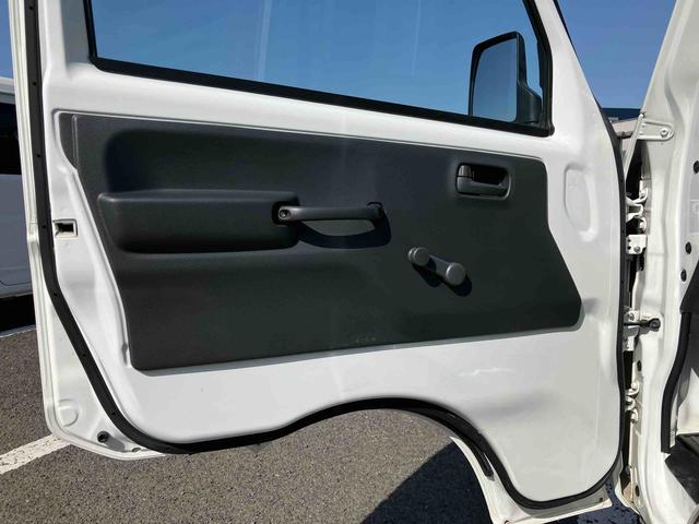 ミニキャブトラックみのり走行距離無制限１２ヶ月保証付き　運転席エアバック　パワーステアリング　エアコン　切替式４ＷＤ　ＡＢＳ　デュアルエアバッグ　禁煙車（大分県）の中古車