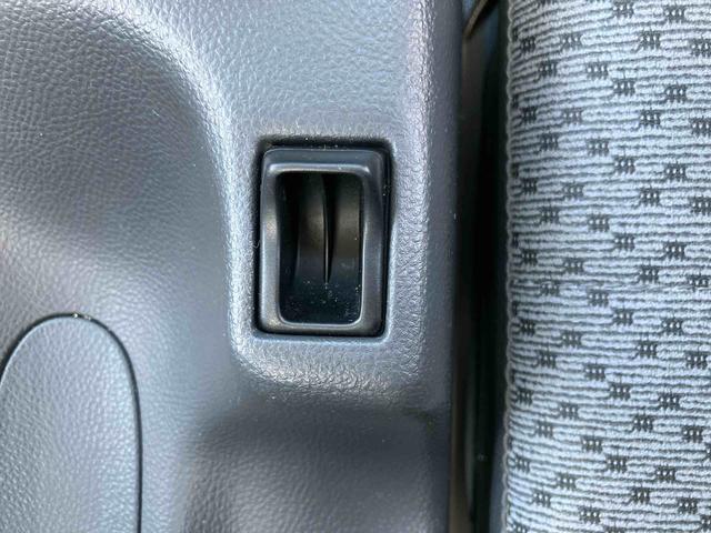 ミニキャブトラックみのり走行距離無制限１２ヶ月保証付き　運転席エアバック　パワーステアリング　エアコン　切替式４ＷＤ　ＡＢＳ　デュアルエアバッグ　禁煙車（大分県）の中古車