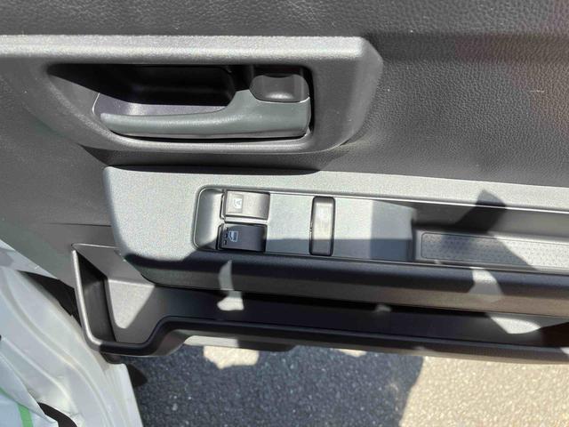 ハイゼットカーゴスペシャル走行距離無制限１２ヶ月保証付き　衝突回避支援ブレーキ機能　禁煙　オートハイビーム　レーンアシスト　エコアイドル　パートタイム４ＷＤ　助手席エアバッグ　ＡＢＳ　オートライト　両側スライドドア　エアバッグ（大分県）の中古車