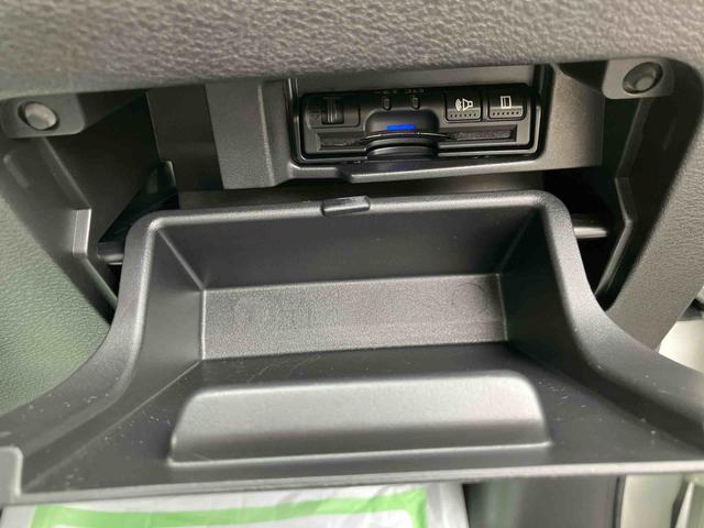 セレナハイウェイスター　ＶセレクションII走行距離無制限１２ヶ月保証付き　レーダーブレーキサポート　ＵＳＢポート　ブルートゥース　ＶＤＣ　インテリキー　Ａライト　Ｗエアコン　ミュージックプレイヤー接続可　ナビ　アイドリングストップ　メモリナビ（大分県）の中古車