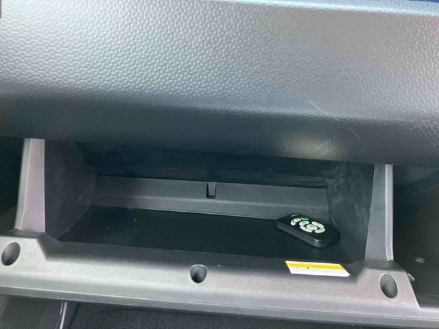 トールカスタムＧ　リミテッドII　ＳＡIII走行距離無制限１２ヶ月保証付き　アイスト　ＢＴ　両側オートスライドドア　記録簿　エアバッグ　アルミホイール　オートマチックハイビーム　シートヒーター　ＵＳＢ　スマートキー　ＥＴＣ　車線逸脱警報　ＡＢＳ（大分県）の中古車