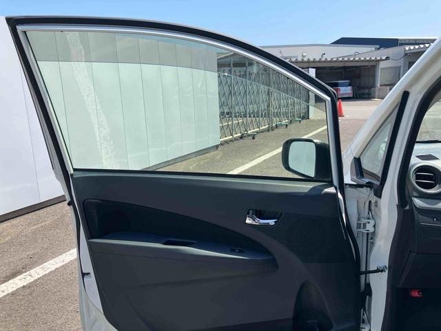ムーヴＬ　ＶＳスマートセレクションＳＮアウトレット車　外装現状渡し　３か月以内または３，０００ｋｍまで保証付き　ナビゲーション搭載　アイドリングストップ車　プッシュスタートボタン（大分県）の中古車