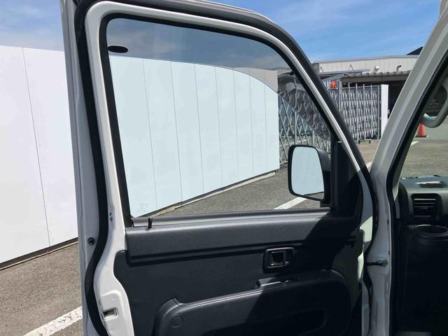 ハイゼットカーゴデラックスＳＡIII走行距離無制限１２ヶ月保証付き　４ｗｄ　ダブルエアバック　点検記録簿　エコアイドル　エアバック　禁煙　ＡＢＳ　スライドドア　セキュリティアラーム　ブレーキサポート（大分県）の中古車