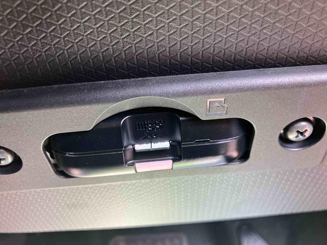 タントカスタムＸ走行距離無制限１２ヶ月保証付き　衝突軽減ブレーキ　車線逸脱防止　Ｂｌｕｅｔｏｏｔｈオーディオ　アイドリングストップ機能　Ｂカメラ　ナビ　禁煙　盗難警報装置　ＬＥＤ　ＥＴＣ　キーレスエントリー　ＵＳＢ（大分県）の中古車