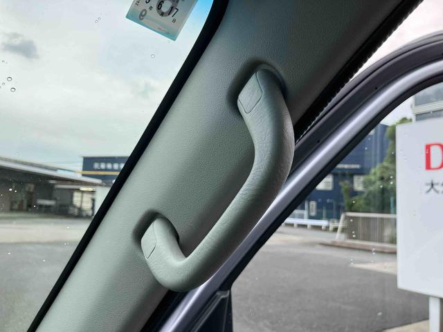 ハイゼットカーゴDX SAIII走行距離無制限12ヶ月保証付き 車線逸脱防止 横滑防止装置 両側スライド 記録簿あり デュアルエアバッグ エコアイドル セキュリティ オートマチックハイビーム 禁煙車 オートライト 運転席エアバッグ(大分県)の中古車