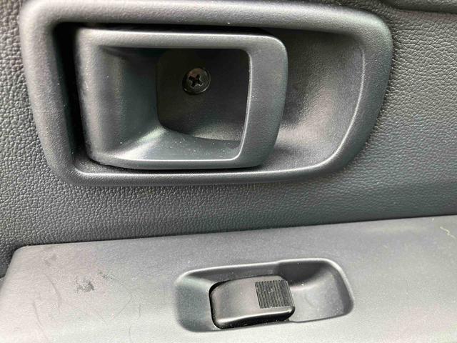 ハイゼットカーゴDX SAIII走行距離無制限12ヶ月保証付き 車線逸脱防止 横滑防止装置 両側スライド 記録簿あり デュアルエアバッグ エコアイドル セキュリティ オートマチックハイビーム 禁煙車 オートライト 運転席エアバッグ(大分県)の中古車