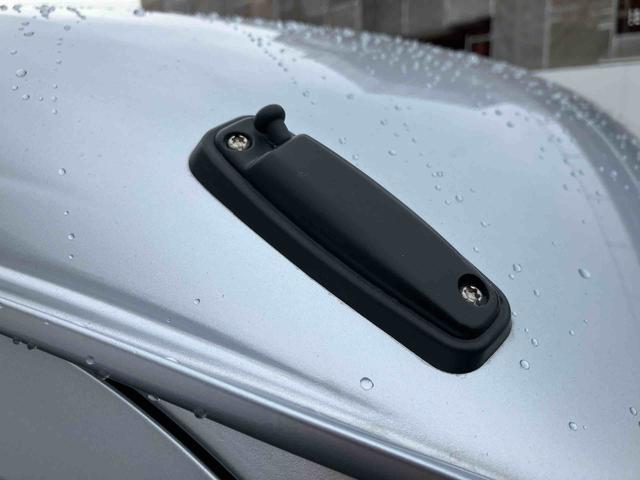 ハイゼットカーゴDX SAIII走行距離無制限12ヶ月保証付き 車線逸脱防止 横滑防止装置 両側スライド 記録簿あり デュアルエアバッグ エコアイドル セキュリティ オートマチックハイビーム 禁煙車 オートライト 運転席エアバッグ(大分県)の中古車