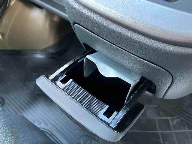 ハイゼットカーゴデラックスリミテッド走行距離無制限１２ヶ月保証付き　エアバッグ　禁煙車　助手席エアバック　ＡＢＳ　記録簿　両側スライドドア　盗難防止（大分県）の中古車