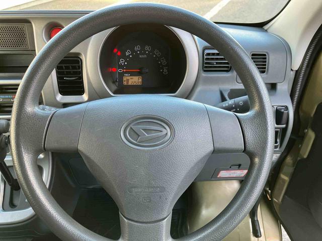 ハイゼットカーゴデラックスリミテッド走行距離無制限１２ヶ月保証付き　エアバッグ　禁煙車　助手席エアバック　ＡＢＳ　記録簿　両側スライドドア　盗難防止（大分県）の中古車