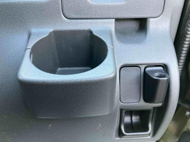 ハイゼットカーゴデラックスリミテッド走行距離無制限１２ヶ月保証付き　エアバッグ　禁煙車　助手席エアバック　ＡＢＳ　記録簿　両側スライドドア　盗難防止（大分県）の中古車