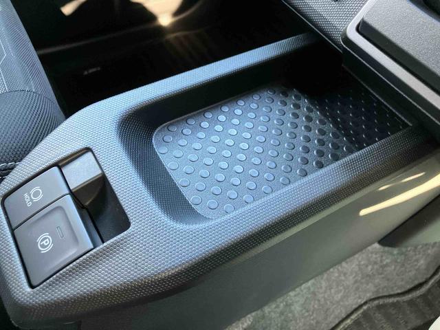 タフトＧ　ダーククロムベンチャー　ワンオーナー走行距離無制限１２ヶ月保証付き　１オ−ナ−　ＢＬＵＥＴＯＯＴＨ　アダプティブクルコン　ＵＳＢ　リアカメラ　オートマチックハイビーム　ＬＥＤライト　レーンキープアシスト　キーフリー　記録簿　アルミ（大分県）の中古車