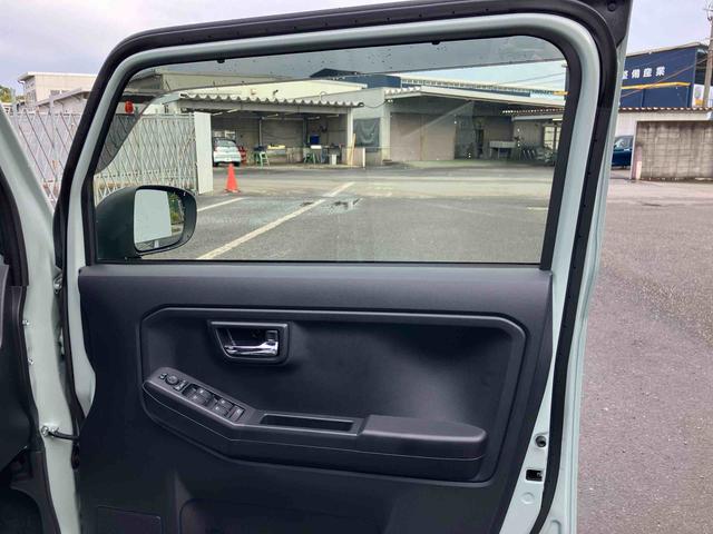 タフトG ダーククロムベンチャー走行距離無制限12ヶ月保証付き 1オ−ナ− アダプティブクルコン リアカメラ オートマチックハイビーム LEDライト レーンキープアシスト アイドリングS キーフリー 記録簿 アルミ スマートキー(大分県)の中古車