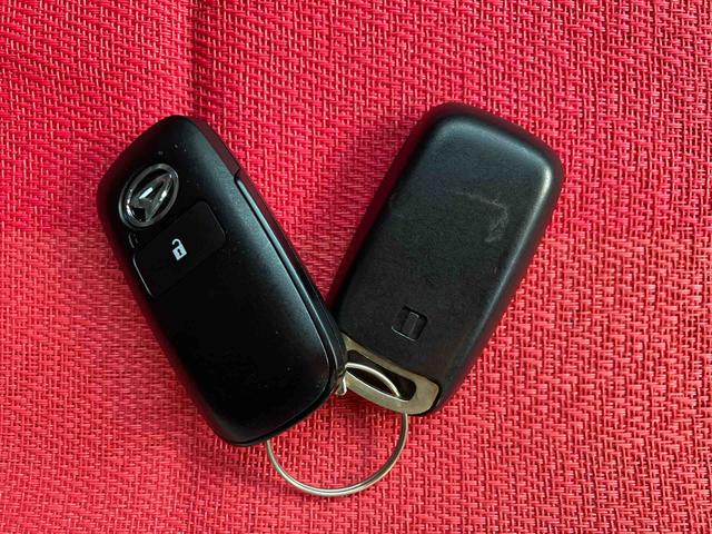 タフトＧ　ダーククロムベンチャー走行距離無制限１２ヶ月保証付き　ＢＬＵＥＴＯＯＴＨ　カーナビ　ＥＳＣ　ＵＳＢ　リアカメラ　オートマチックハイビーム　メモリナビ　ＬＥＤライト　レーンキープアシスト　ＤＶＤ　アイドリングＳ　キーフリー（大分県）の中古車