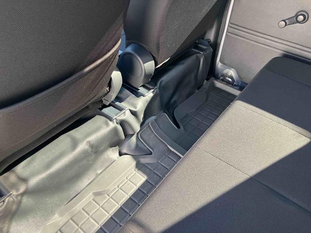 ハイゼットカーゴクルーズＳＡIII走行距離無制限１２ヶ月保証付き　両側手動スライドドア　盗難防止装置　横滑防止装置　禁煙　車線逸脱警告　エアバック　エコアイドル　オートハイビーム　ＡＢＳ　オートライト　記録簿付　助手席エアバッグ（大分県）の中古車