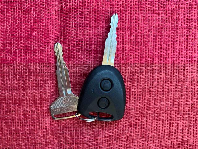 ハイゼットカーゴクルーズＳＡIII走行距離無制限１２ヶ月保証付き　両側手動スライドドア　盗難防止装置　横滑防止装置　禁煙　車線逸脱警告　エアバック　エコアイドル　オートハイビーム　ＡＢＳ　オートライト　記録簿付　助手席エアバッグ（大分県）の中古車