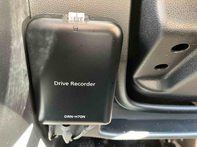 ハイゼットカーゴＤＸ　ＳＡIII走行距離無制限１２ヶ月保証付き　バックモニタ　カーナビ　車線逸脱防止　横滑防止装置　ＥＴＣ付き　両側スライド　記録簿あり　デュアルエアバッグ　エコアイドル　セキュリティ　オートマチックハイビーム（大分県）の中古車