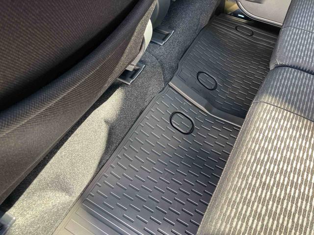 ハイゼットカーゴデッキバンＧ　ワンオーナー走行距離無制限１２ヶ月保証付き　横滑り防止　セキュリティ　衝突回避支援システム　レーンキープアシスト　両側スライドドア　オートライト　アイドリングストップ　ＡＢＳ　運転席エアバッグ　ＡＴハイビーム（大分県）の中古車