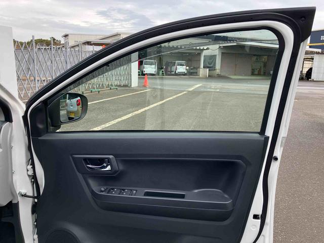 ミライースＸ　ＳＡIII　　ワンオーナー走行距離無制限１２ヶ月保証付き　盗難防止アラーム　衝突回避支援ブレーキ機能　レーンキープアシスト　運転席助手席エアバック　Ｂカメ　横滑防止　点検記録簿付　１オーナー　ＬＥＤライト　オートハイビーム（大分県）の中古車