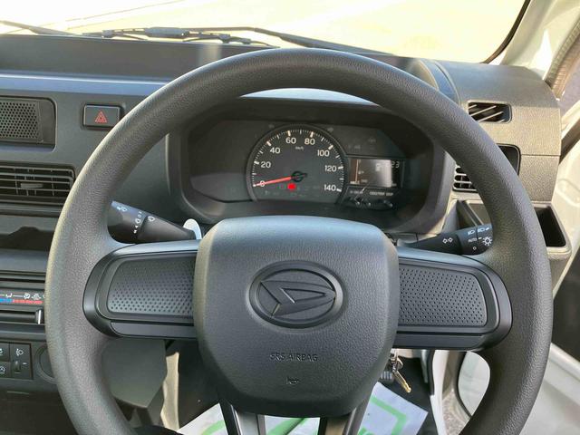 ハイゼットトラックスタンダード 農用スペシャル走行距離無制限12ヶ月保証付き レーンキープアシスト 整備記録簿 助手席エアバック 誤発進抑制機能 禁煙 オートハイビーム PS ワンオーナー エアコン付 センターデフロック 運転席エアバック ABS(大分県)の中古車