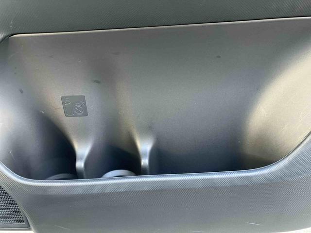 ロッキープレミアムＧ　ＨＥＶ走行距離無制限１２ヶ月保証付き　バックカメラ付き　追従式クルーズコントロール　ＵＳＢ接続　衝突被害軽減　盗難防止　Ｂｌｕｅｔｏｏｔｈ対応　衝突安全ボディ　アルミホイル　ＬＥＤライト　オートＬＥＤ　禁煙（大分県）の中古車