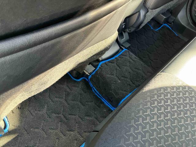 ロッキープレミアムＧ　ＨＥＶ走行距離無制限１２ヶ月保証付き　バックカメラ付き　追従式クルーズコントロール　ＵＳＢ接続　衝突被害軽減　盗難防止　Ｂｌｕｅｔｏｏｔｈ対応　衝突安全ボディ　アルミホイル　ＬＥＤライト　オートＬＥＤ　禁煙（大分県）の中古車