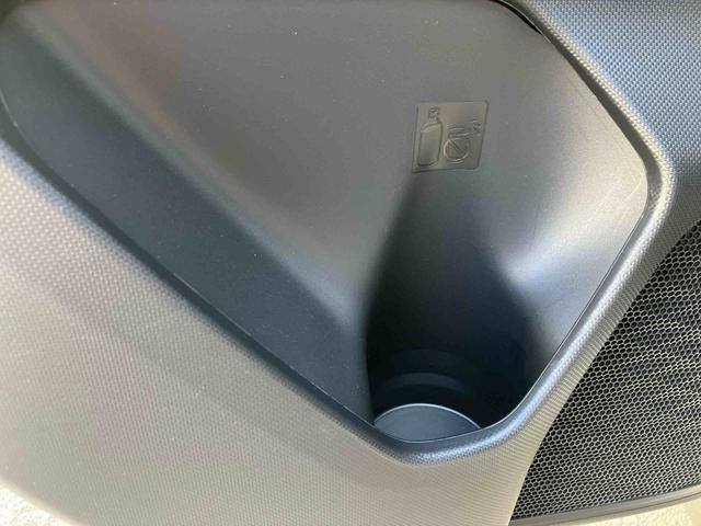 ロッキープレミアムＧ　ＨＥＶ走行距離無制限１２ヶ月保証付き　バックカメラ付き　追従式クルーズコントロール　ＵＳＢ接続　衝突被害軽減　盗難防止　Ｂｌｕｅｔｏｏｔｈ対応　衝突安全ボディ　アルミホイル　ＬＥＤライト　オートＬＥＤ　禁煙（大分県）の中古車