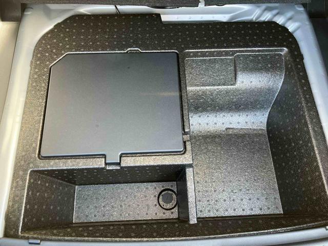 ロッキープレミアムＧ　ＨＥＶ走行距離無制限１２ヶ月保証付き　バックカメラ付き　追従式クルーズコントロール　ＵＳＢ接続　衝突被害軽減　盗難防止　Ｂｌｕｅｔｏｏｔｈ対応　衝突安全ボディ　アルミホイル　ＬＥＤライト　オートＬＥＤ　禁煙（大分県）の中古車