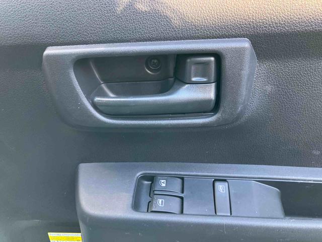 ハイゼットカーゴDX走行距離無制限12ヶ月保証付き アイドリングストップ機能 運転席助手席エアバック セキュリティアラーム 禁煙 オートLED 両側スライドドア 横滑り防止装置 オートライト 車線逸脱 記録簿 ABS(大分県)の中古車