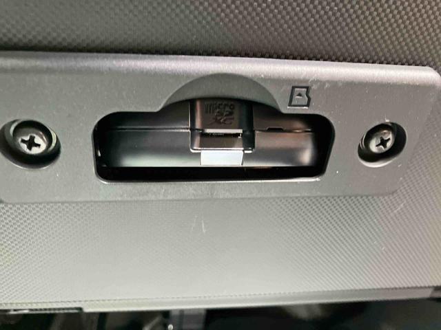 ロッキープレミアムＧ　ＨＥＶ走行距離無制限１２ヶ月保証付き　レーダクルーズ　Ｂｌｕｅｔｏｏｔｈ対応　セキュリティアラーム　ＵＳＢ接続　ＬＥＤヘッドランプ　禁煙　キーフリーシステム　オートハイビーム　アルミホイール　ＬＫＡ　記録簿（大分県）の中古車