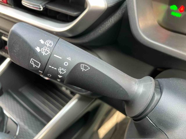 ロッキープレミアムＧ　ＨＥＶ走行距離無制限１２ヶ月保証付き　レーダクルーズ　Ｂｌｕｅｔｏｏｔｈ対応　セキュリティアラーム　ＵＳＢ接続　ＬＥＤヘッドランプ　禁煙　キーフリーシステム　オートハイビーム　アルミホイール　ＬＫＡ　記録簿（大分県）の中古車