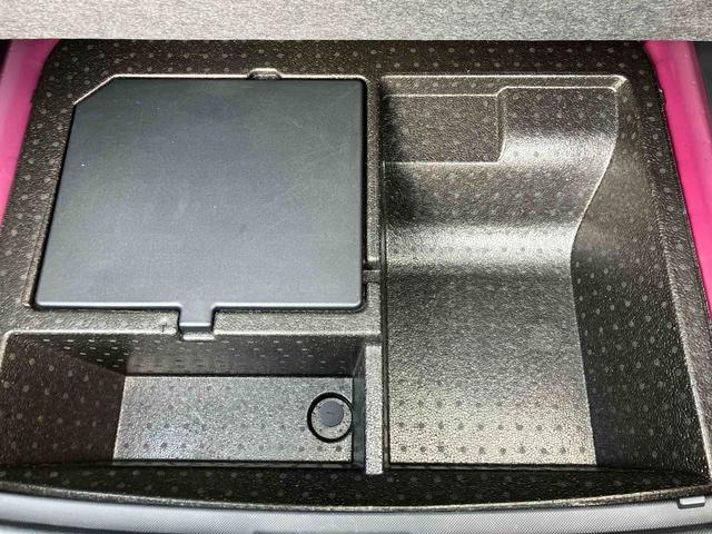 ロッキープレミアムＧ　ＨＥＶ走行距離無制限１２ヶ月保証付き　レーダクルーズ　Ｂｌｕｅｔｏｏｔｈ対応　セキュリティアラーム　ＵＳＢ接続　ＬＥＤヘッドランプ　禁煙　キーフリーシステム　オートハイビーム　アルミホイール　ＬＫＡ　記録簿（大分県）の中古車