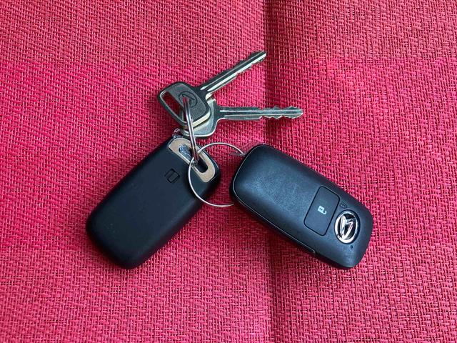 ハイゼットトラックジャンボエクストラ ワンオーナー走行距離無制限12ヶ月保証付き エコアイドル キーレスキー 盗難防止 オートLED スマートキープッシュスタート センターデフロック 運転席エアバッグ 横滑り防止システム 切替式4WD Wエアバック(大分県)の中古車