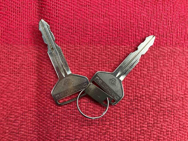 ハイゼットトラックスタンダード走行距離無制限12ヶ月保証付き エアコン付き メンテナンスノート 誤発進抑制機能 エコアイドル 車線逸脱警報 切替式4WD 助手席エアバッグ パワステ 運転席エアバッグ オートライト 禁煙車 ABS(大分県)の中古車