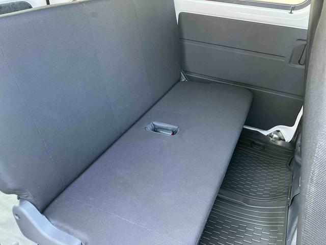 ハイゼットカーゴDX走行距離無制限12ヶ月保証付き アイドリングストップ機能 運転席助手席エアバック セキュリティアラーム 禁煙 オートLED 1オーナー車 両側スライドドア 横滑り防止装置 オートライト 車線逸脱(大分県)の中古車