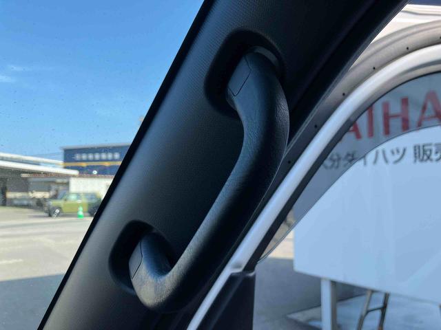 ハイゼットカーゴDX走行距離無制限12ヶ月保証付き アイドリングストップ機能 運転席助手席エアバック セキュリティアラーム 禁煙 オートLED 1オーナー車 両側スライドドア 横滑り防止装置 オートライト 車線逸脱(大分県)の中古車