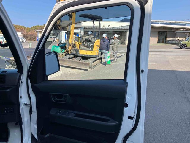 ハイゼットカーゴDX走行距離無制限12ヶ月保証付き アイドリングストップ機能 運転席助手席エアバック セキュリティアラーム 禁煙 オートLED 1オーナー車 両側スライドドア 横滑り防止装置 オートライト 車線逸脱(大分県)の中古車