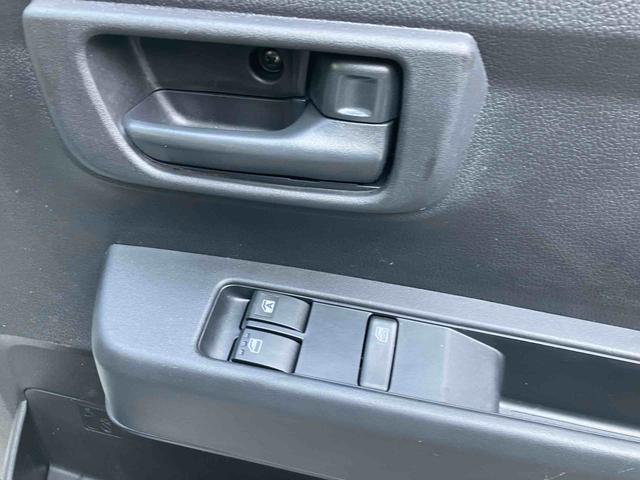 ハイゼットカーゴDX走行距離無制限12ヶ月保証付き アイドリングストップ機能 運転席助手席エアバック セキュリティアラーム 禁煙 オートLED 1オーナー車 両側スライドドア 横滑り防止装置 オートライト 車線逸脱(大分県)の中古車