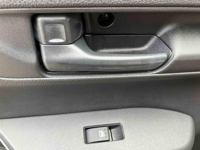 ムーヴＸ　ワンオーナー走行距離無制限１２ヶ月保証付き　盗難防止装置　キーレスエントリー　スマートキー　アイドリングストップ　オートライト　オートマチックハイビーム　レーンキープアシスト　誤発進抑制装置　ＬＥＤランプ（大分県）の中古車