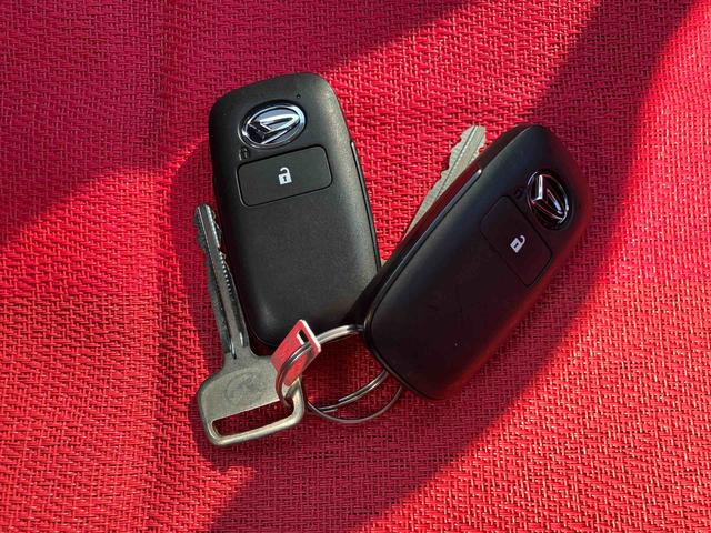 ハイゼットトラックジャンボエクストラ走行距離無制限１２ヶ月保証付き　エコアイドル　キーレスキー　盗難防止　オートＬＥＤ　スマートキープッシュスタート　センターデフロック　運転席エアバッグ　横滑り防止システム　切替式４ＷＤ　Ｗエアバック（大分県）の中古車