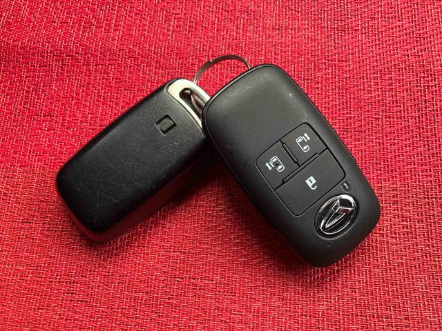 トールカスタムＧ走行距離無制限１２ヶ月保証付き　点検記録簿　左右パワースライドドア　被害軽減ブレーキ　フリーキー　アイドリングＳ　ＵＳＢ接続　ＬＥＤヘッド　オートハイビーム　ナビ　ＥＴＣ　オートライト　ＤＶＤ再生（大分県）の中古車