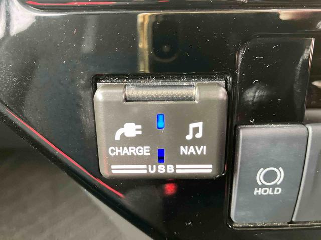 トールカスタムＧ走行距離無制限１２ヶ月保証付き　点検記録簿　左右パワースライドドア　被害軽減ブレーキ　フリーキー　アイドリングＳ　ＵＳＢ接続　ＬＥＤヘッド　オートハイビーム　ナビ　ＥＴＣ　オートライト　ＤＶＤ再生（大分県）の中古車