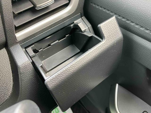 トールカスタムＧ走行距離無制限１２ヶ月保証付き　点検記録簿　左右パワースライドドア　被害軽減ブレーキ　フリーキー　アイドリングＳ　ＵＳＢ接続　ＬＥＤヘッド　オートハイビーム　ナビ　ＥＴＣ　オートライト　ＤＶＤ再生（大分県）の中古車