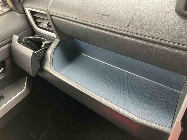 トールカスタムＧ走行距離無制限１２ヶ月保証付き　点検記録簿　左右パワースライドドア　被害軽減ブレーキ　フリーキー　アイドリングＳ　ＵＳＢ接続　ＬＥＤヘッド　オートハイビーム　ナビ　ＥＴＣ　オートライト　ＤＶＤ再生（大分県）の中古車