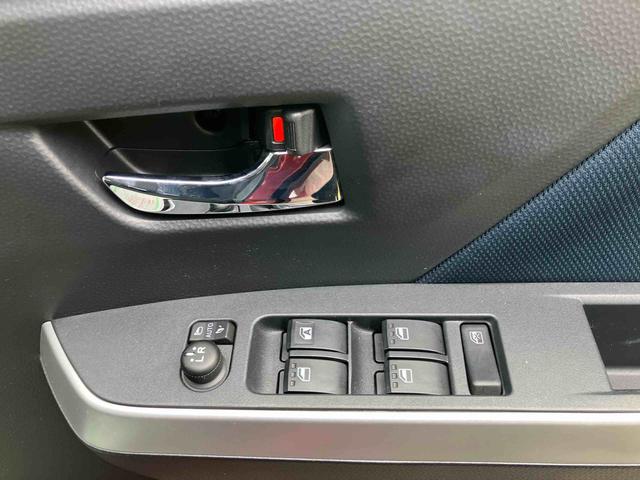 トールカスタムＧ走行距離無制限１２ヶ月保証付き　点検記録簿　左右パワースライドドア　被害軽減ブレーキ　フリーキー　アイドリングＳ　ＵＳＢ接続　ＬＥＤヘッド　オートハイビーム　ナビ　ＥＴＣ　オートライト　ＤＶＤ再生（大分県）の中古車